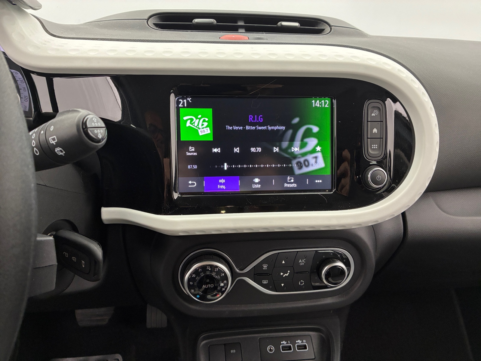 RENAULT TWINGO E-TECH ELECTRIQUE III Equilibre 2023