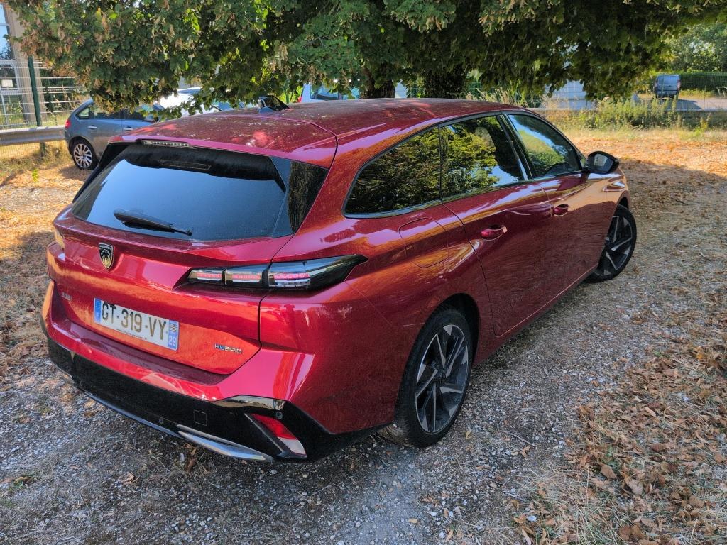 PEUGEOT 308 SW PHEV 180 e-EAT8 Allure 2024