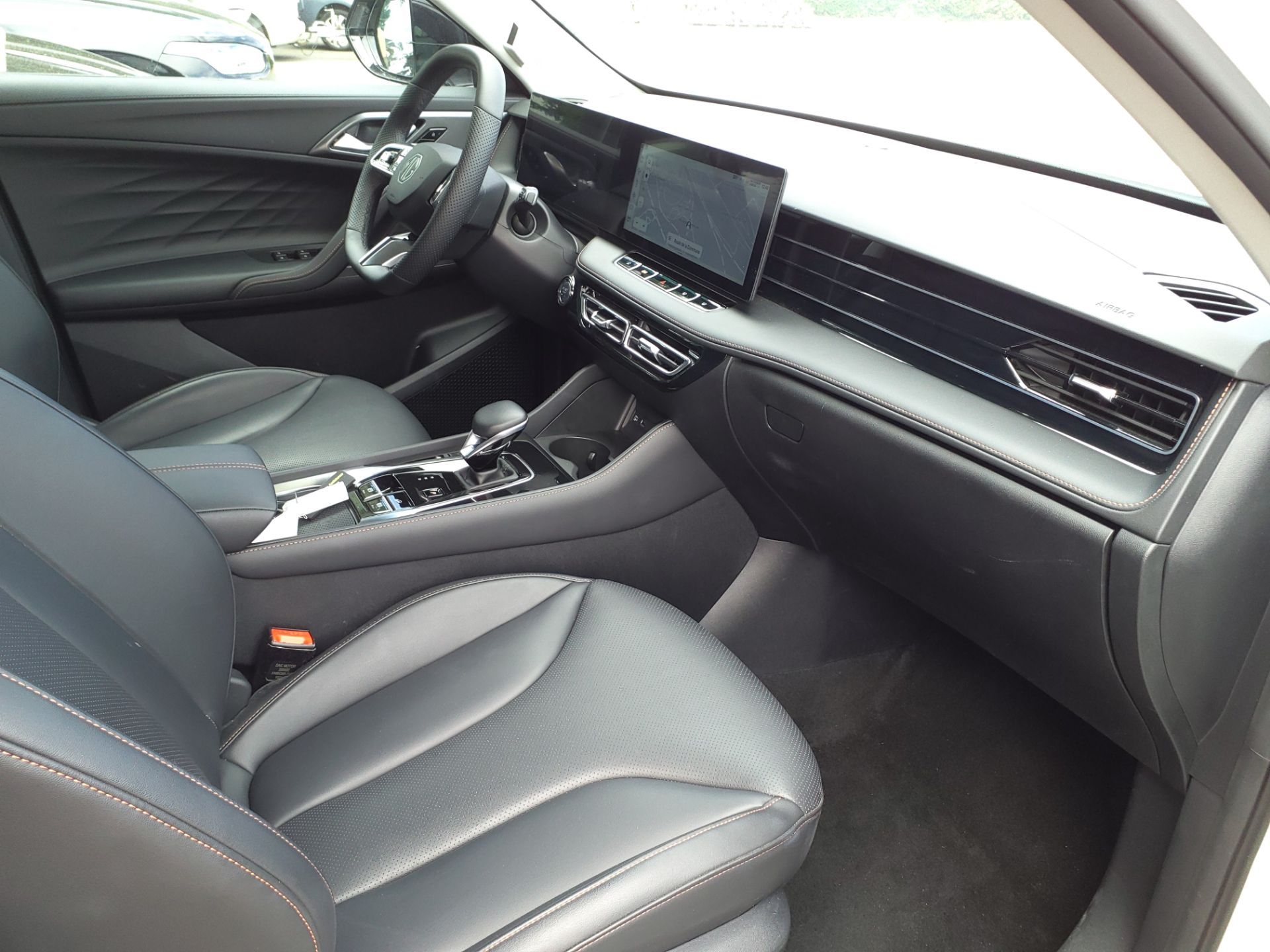 MG EHS 1,5 hyb+ 224cv LUXURY 2025