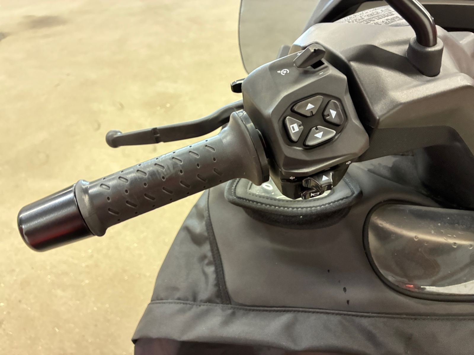 PIAGGIO MP3 530 HPE Exclusive 2024