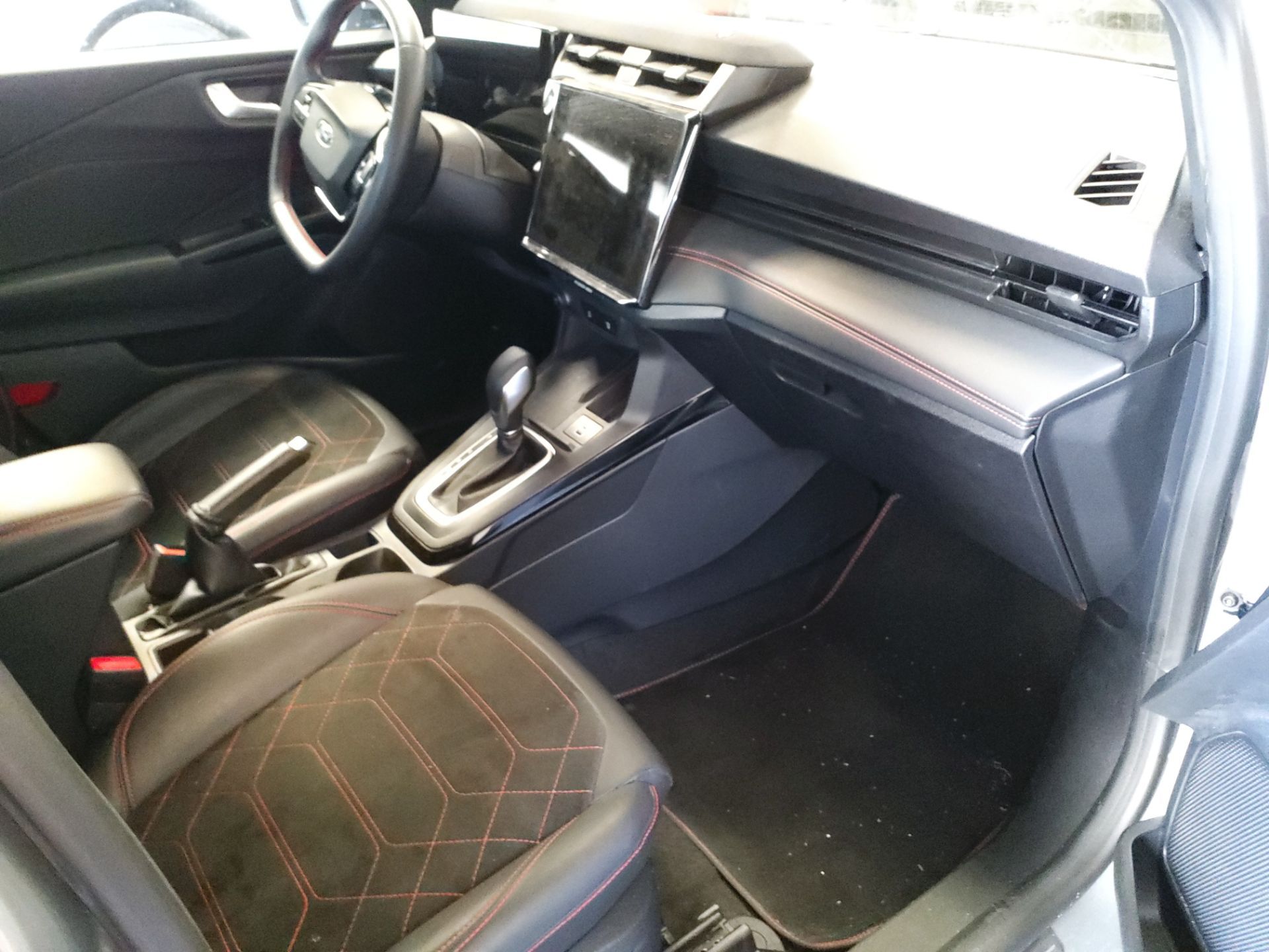 FORD PUMA 1.0 EcoBoost 125 ch mHEV S&S Powershift ST-Line Design 2 2025