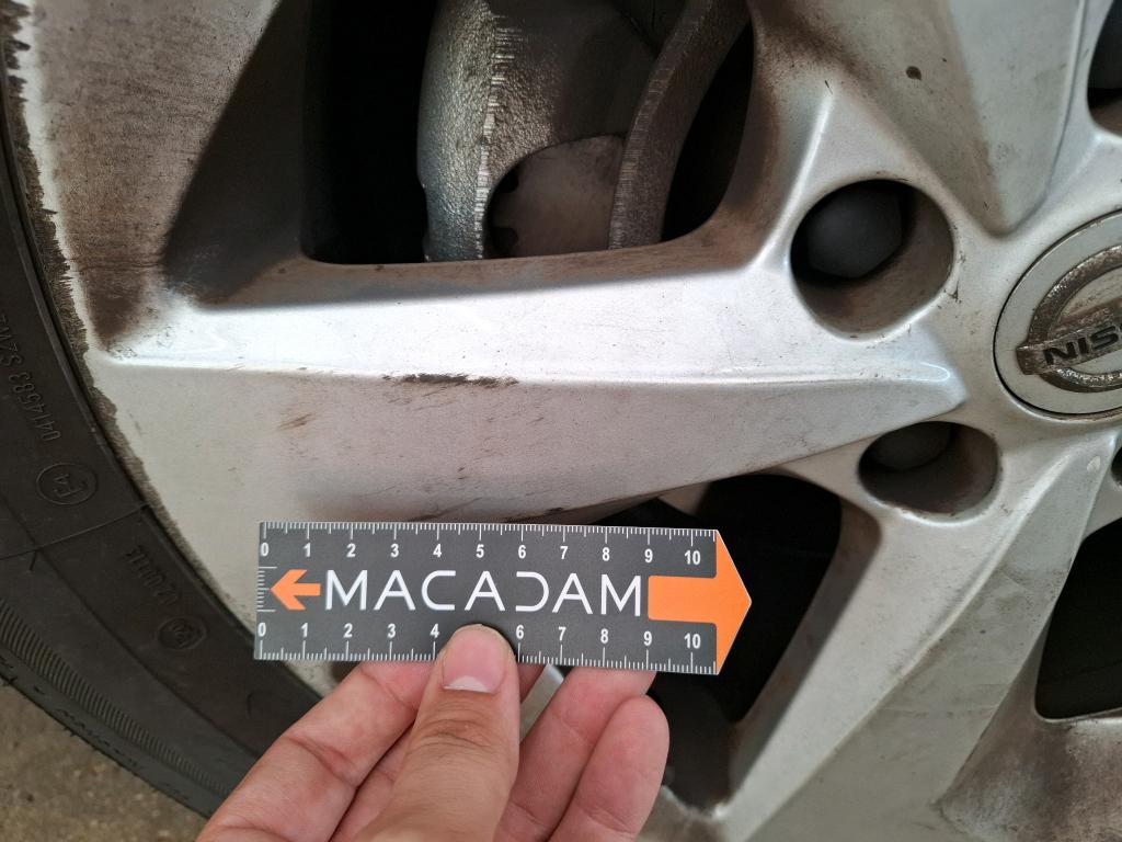 NISSAN  2019