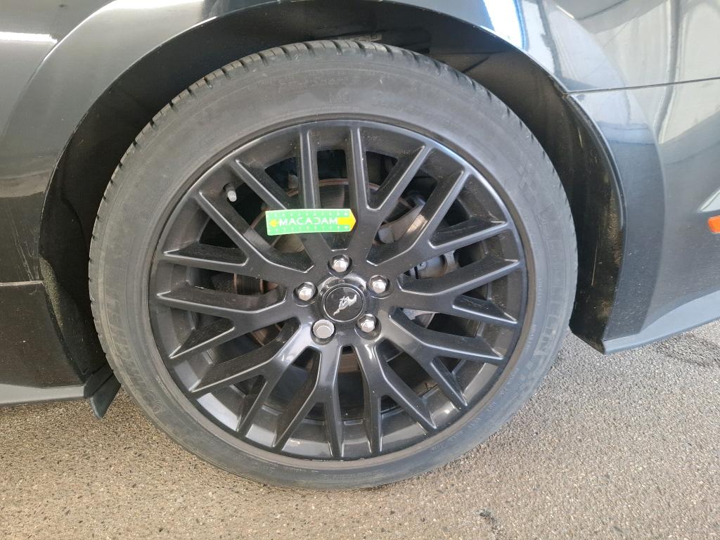FORD MUSTANG CONVERTIBLE V8 5.0 421 GT A 2016