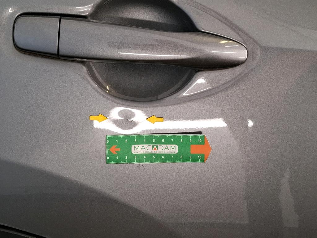 NISSAN  2018