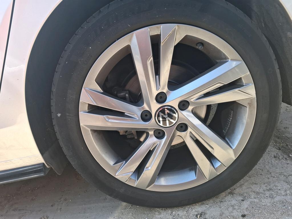 VOLKSWAGEN GOLF 2.0 TDI SCR 150 DSG7 R-Line 2022