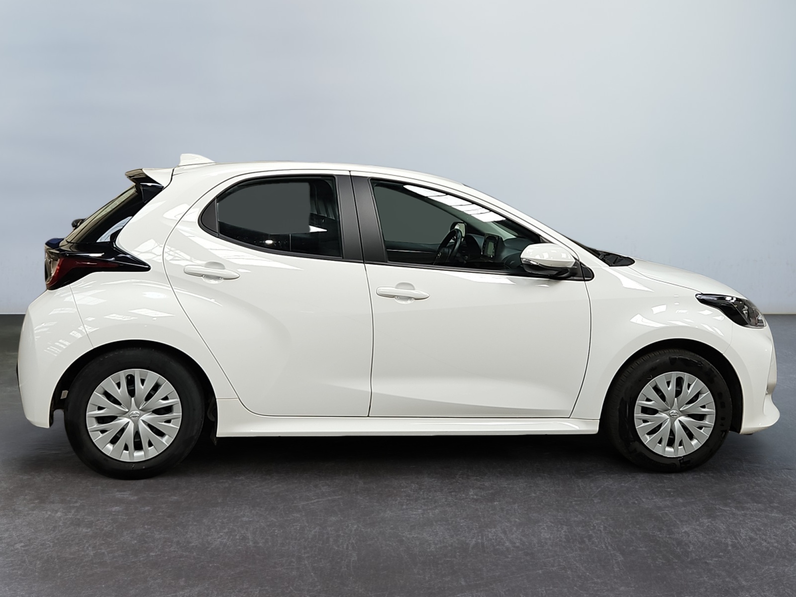 TOYOTA YARIS HYBRIDE 116h Dynamic Business + Beyond Academy 2022