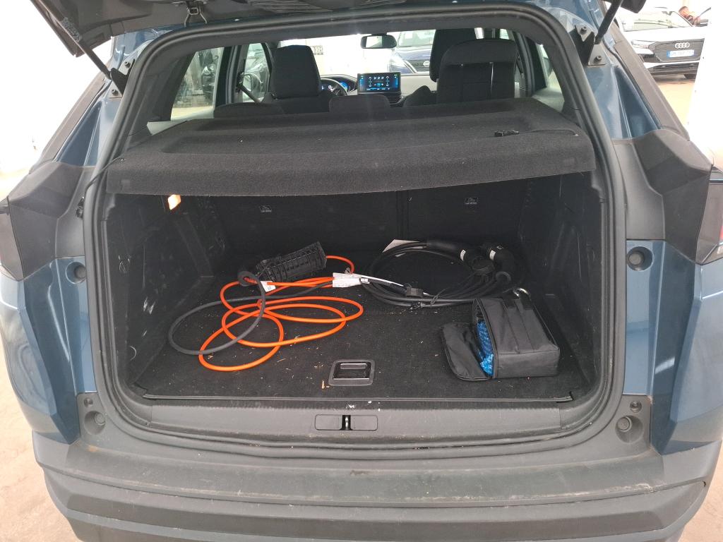 PEUGEOT 3008 Hybrid 225 e-EAT8 Active Pack 2023