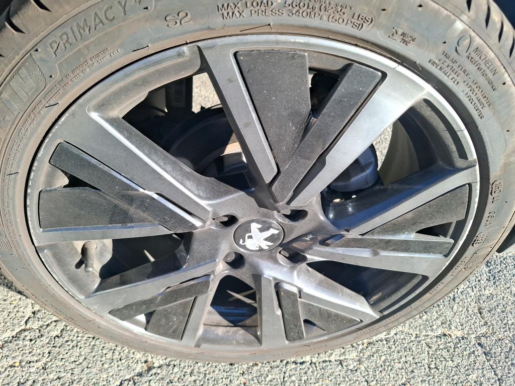 PEUGEOT 208) 208 PureTech 100 S&S EAT8 GT 2023