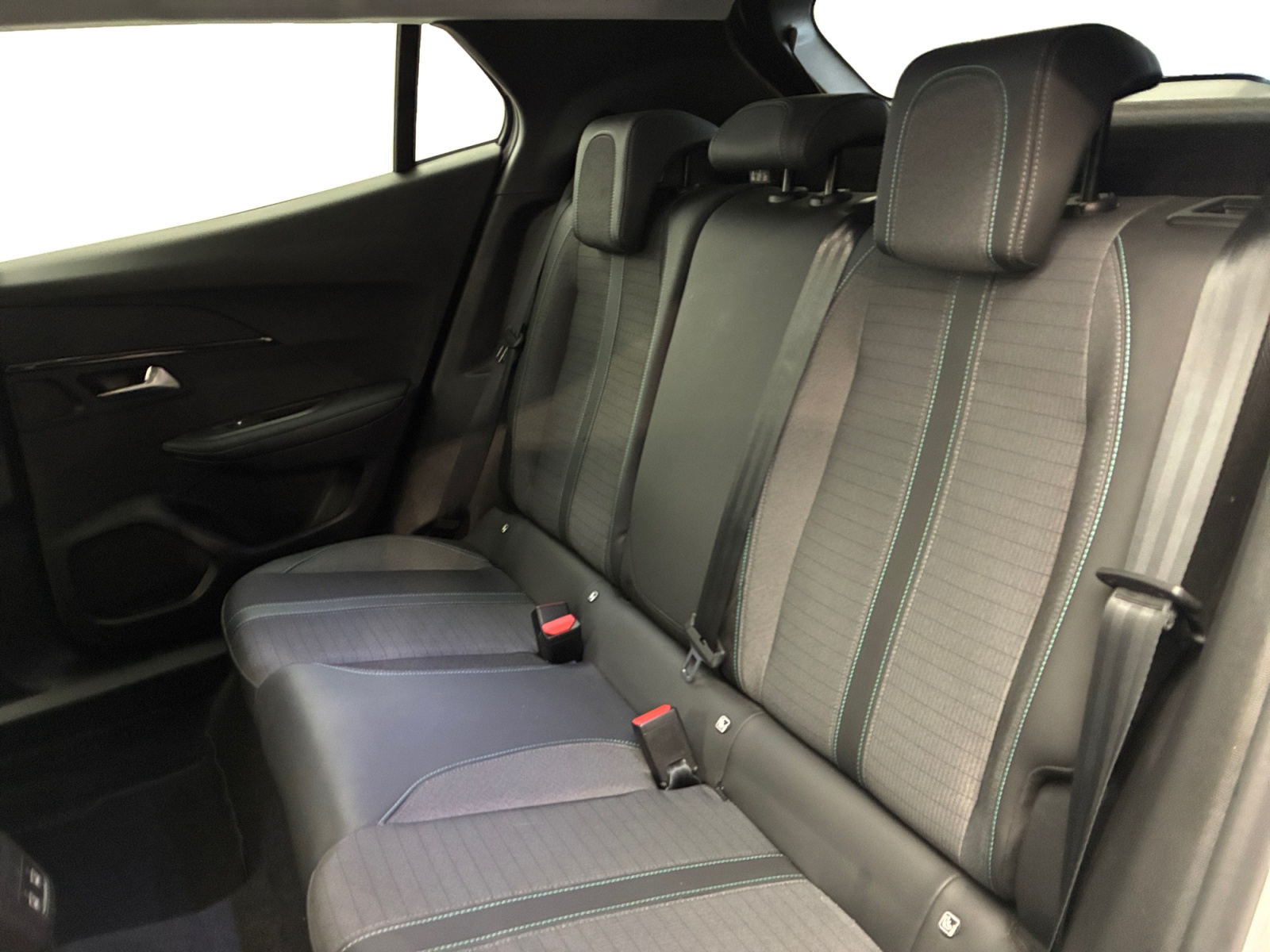 PEUGEOT 2008 PureTech 130 S&S EAT8 Allure 2021
