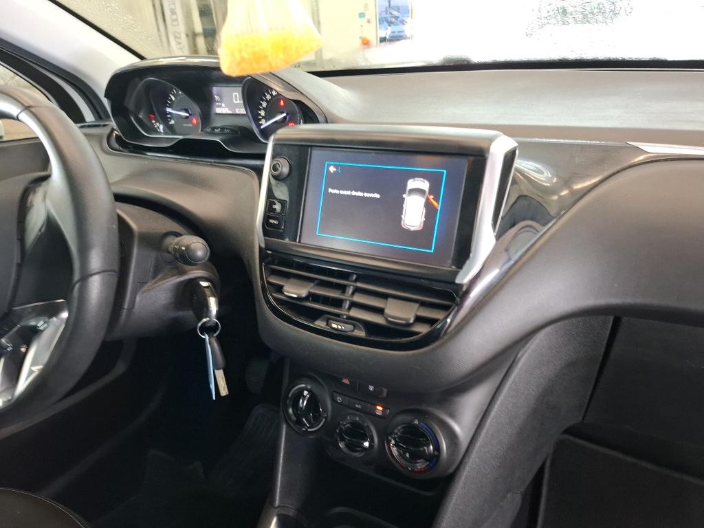 PEUGEOT 208 BUSINESS PureTech 82ch S&S BVM5 Active 2018