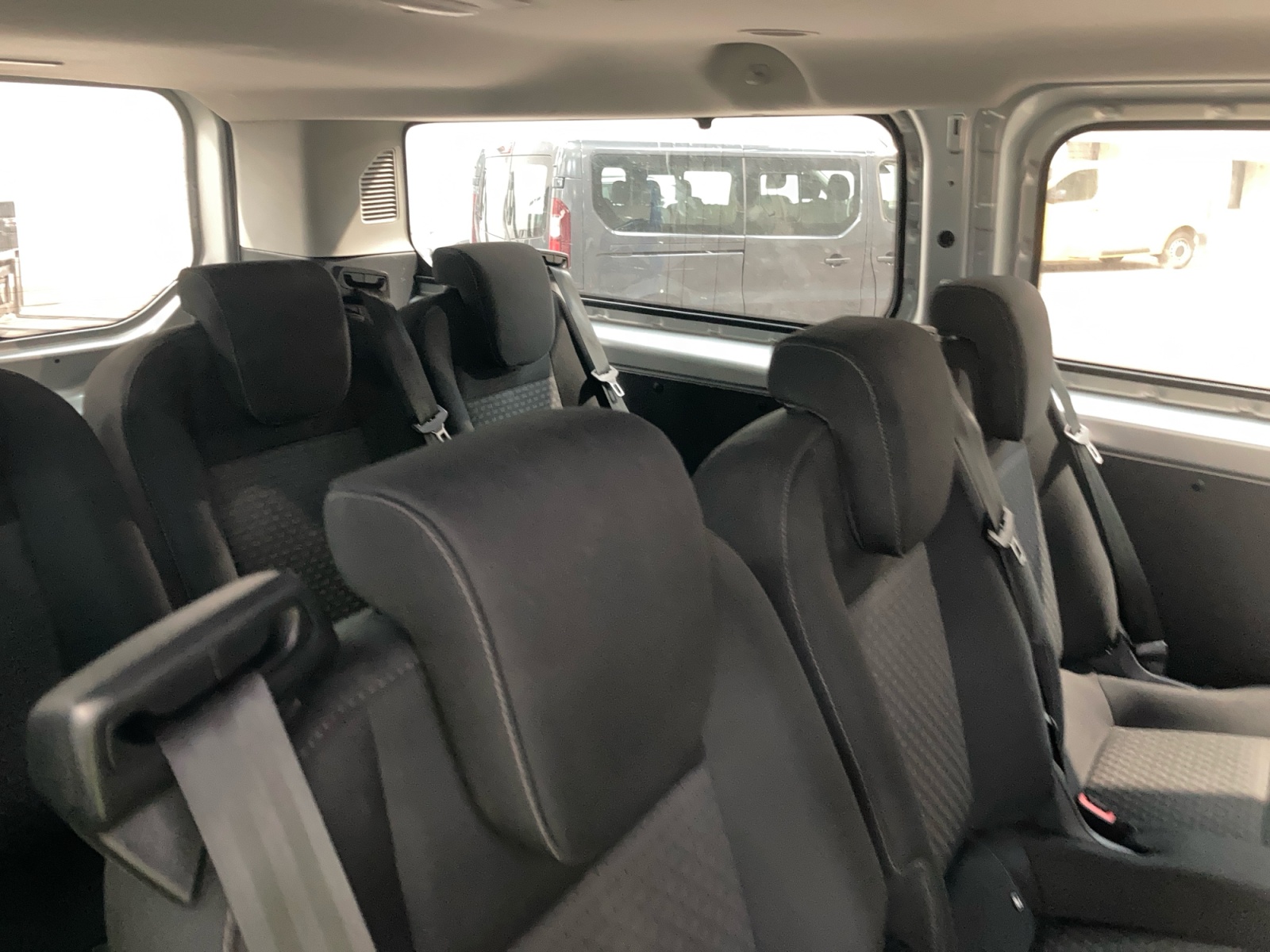 FORD Transit Custom Kombi 320 L2H1 2.0 EcoBlue 130 Trend Business	9pl 2023