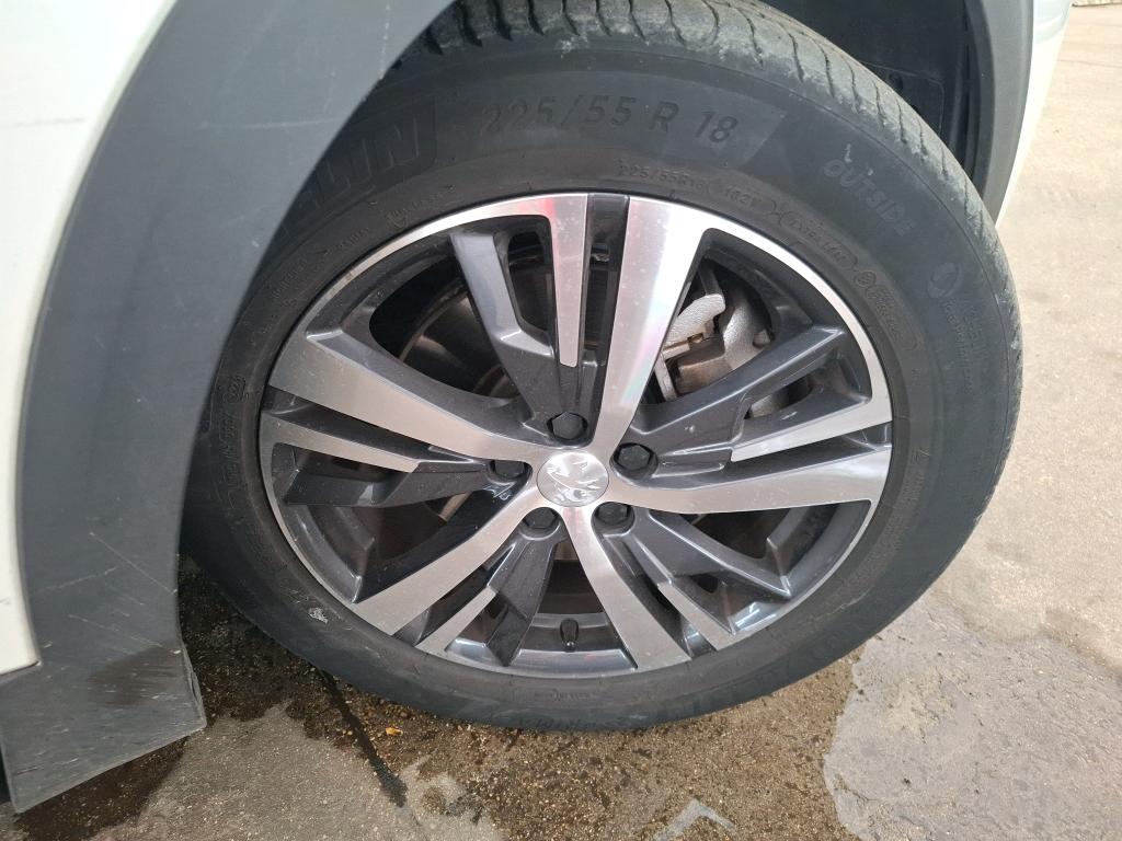 PEUGEOT 3008 Hybrid 225 e-EAT8 Active Pack 2023