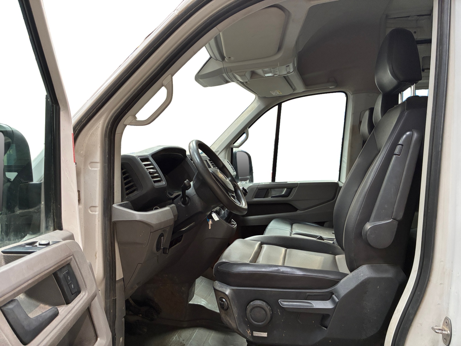 VOLKSWAGEN CRAFTER VAN CA 35 L4H3 2.0 TDI 140 CH BUSINESS LINE PLUS 6pl 2017