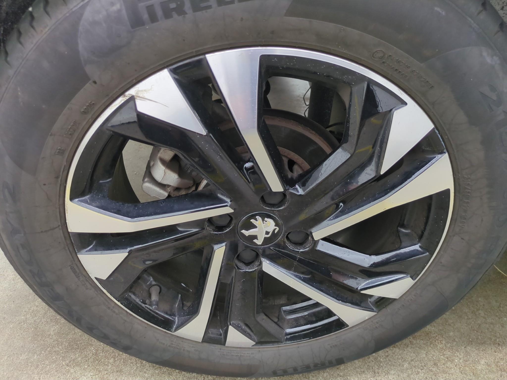 PEUGEOT 2008 BlueHDi 110 S&S BVM6 Allure Pack 2022