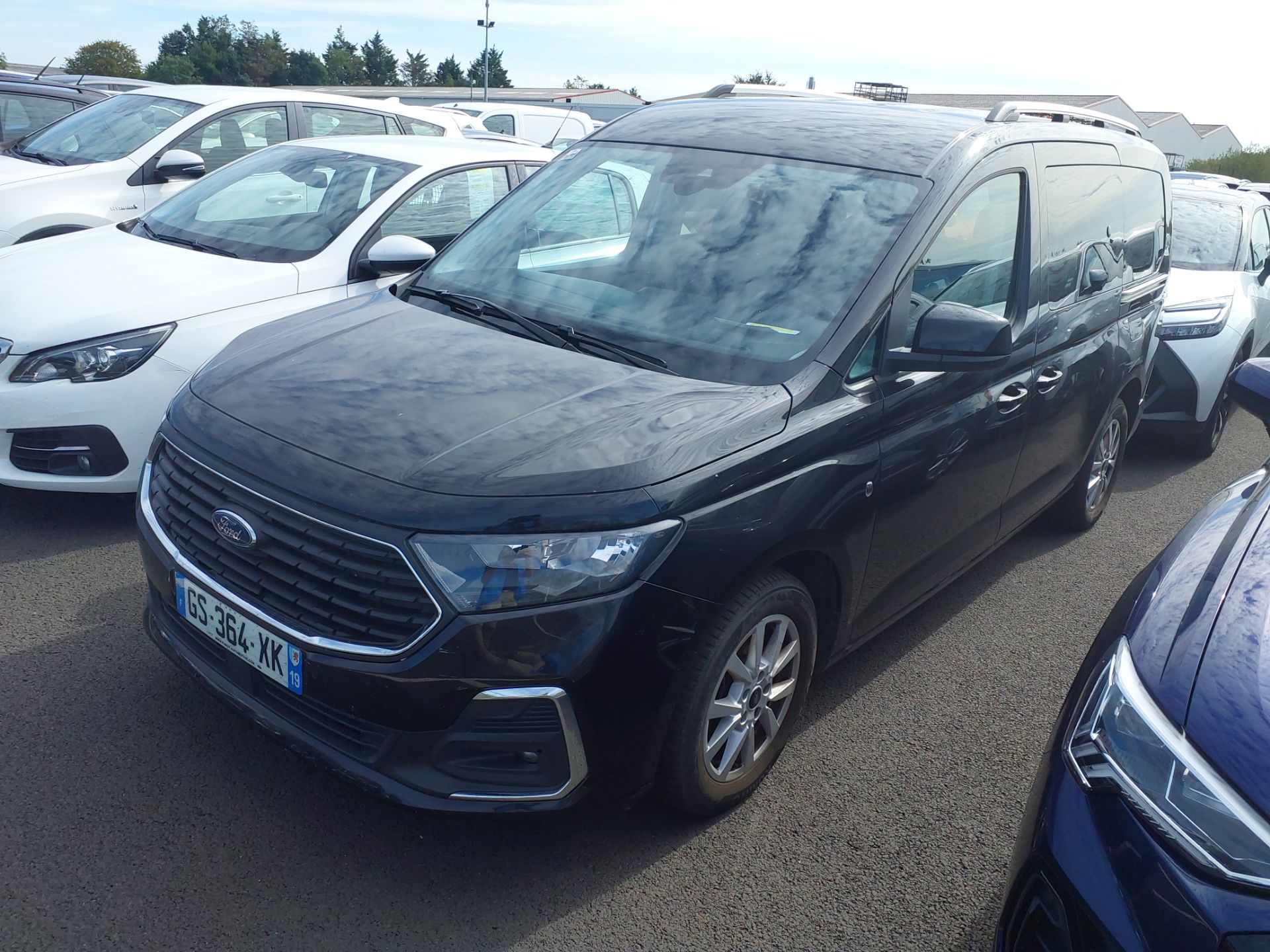 GRAND TOURNEO