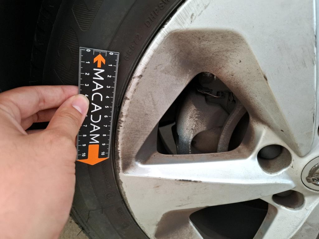 NISSAN  2019