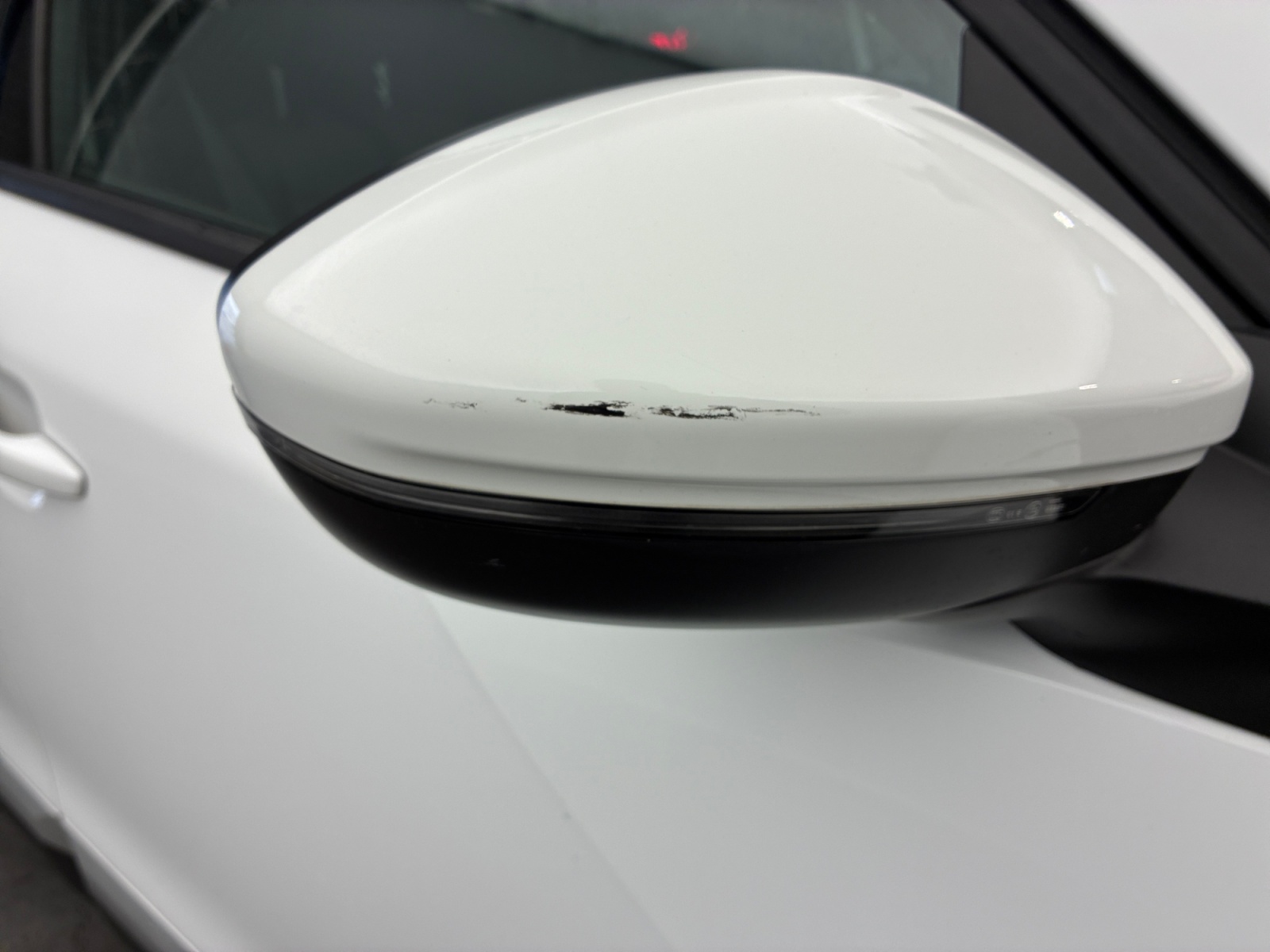PEUGEOT 2008 PureTech 130 S&S EAT8 Allure 2021