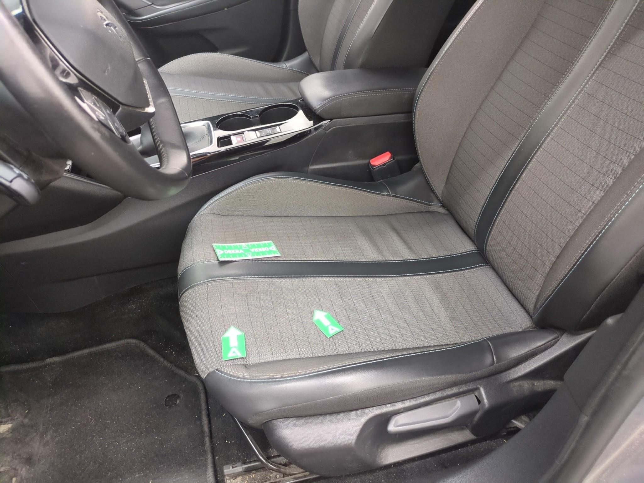 PEUGEOT 2008 BlueHDi 110 S&S BVM6 Allure Pack 2022