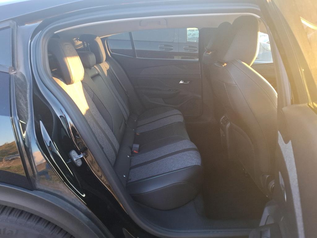 PEUGEOT 408 PHEV 180 e-EAT8 Allure 2024