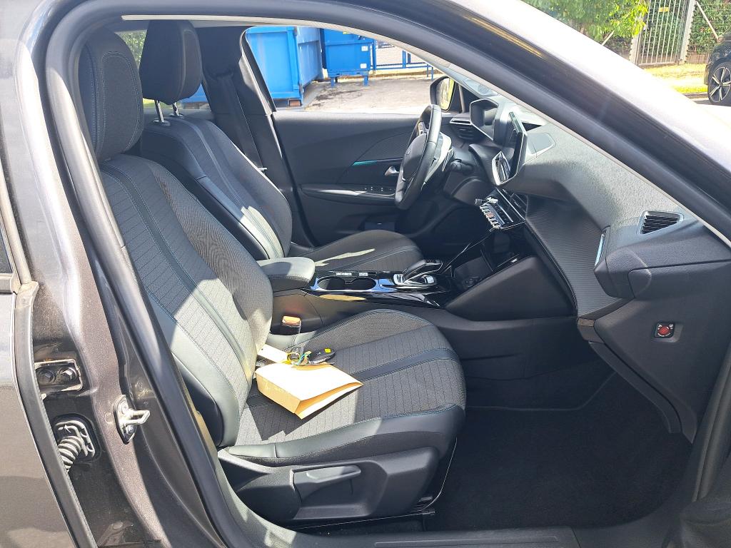 PEUGEOT 2008 BUSINESS PureTech 130 S&S EAT8 Allure 2021