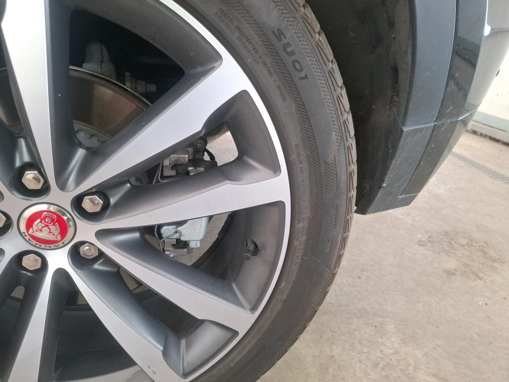 JAGUAR E-PACE P300e ch PHEV AWD BVA R-Dynamic SE 2022