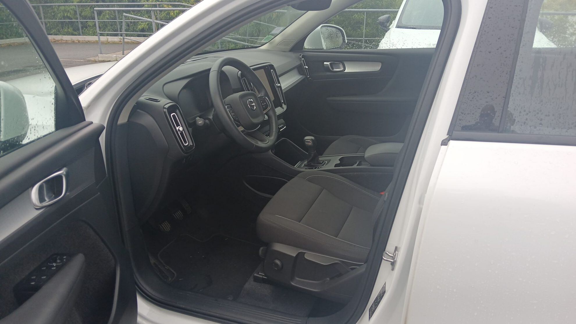 VOLVO XC40 BUSINESS T2 129 ch Momentum 2026