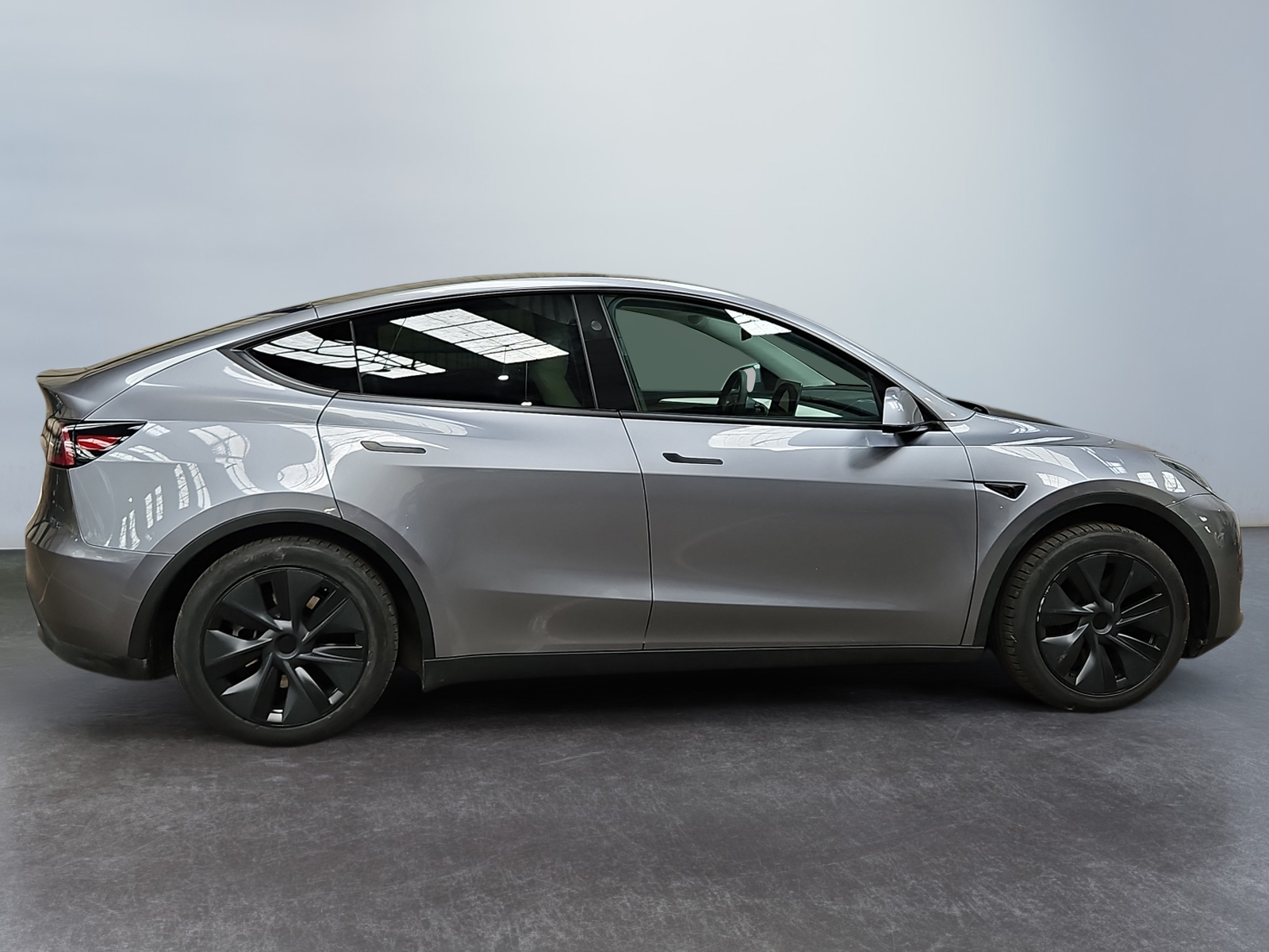 TESLA MODEL Y Standard RWD 2024