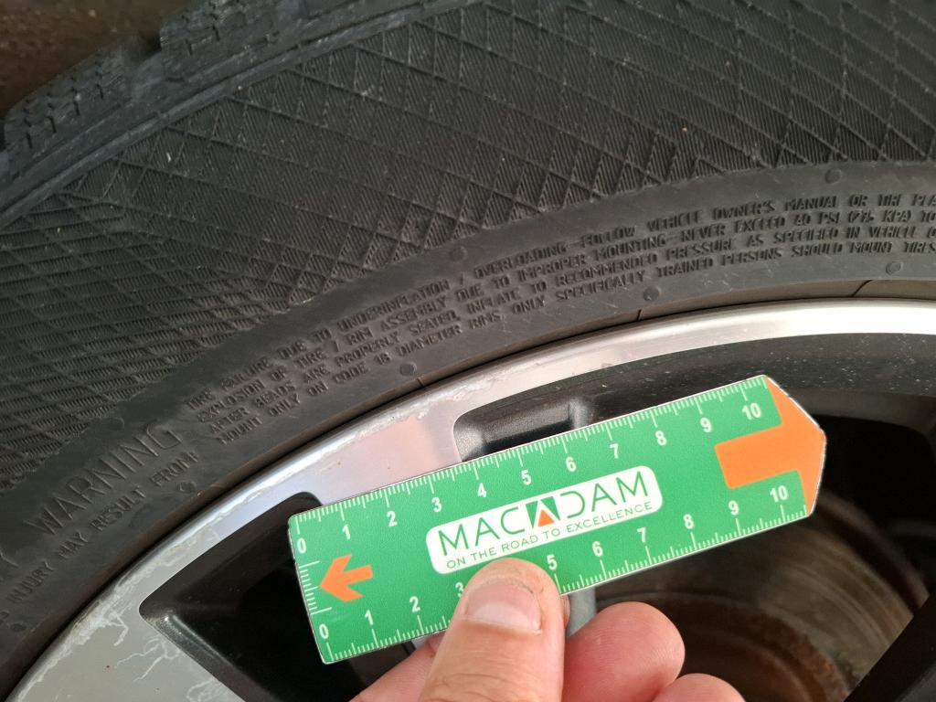 NISSAN  2018