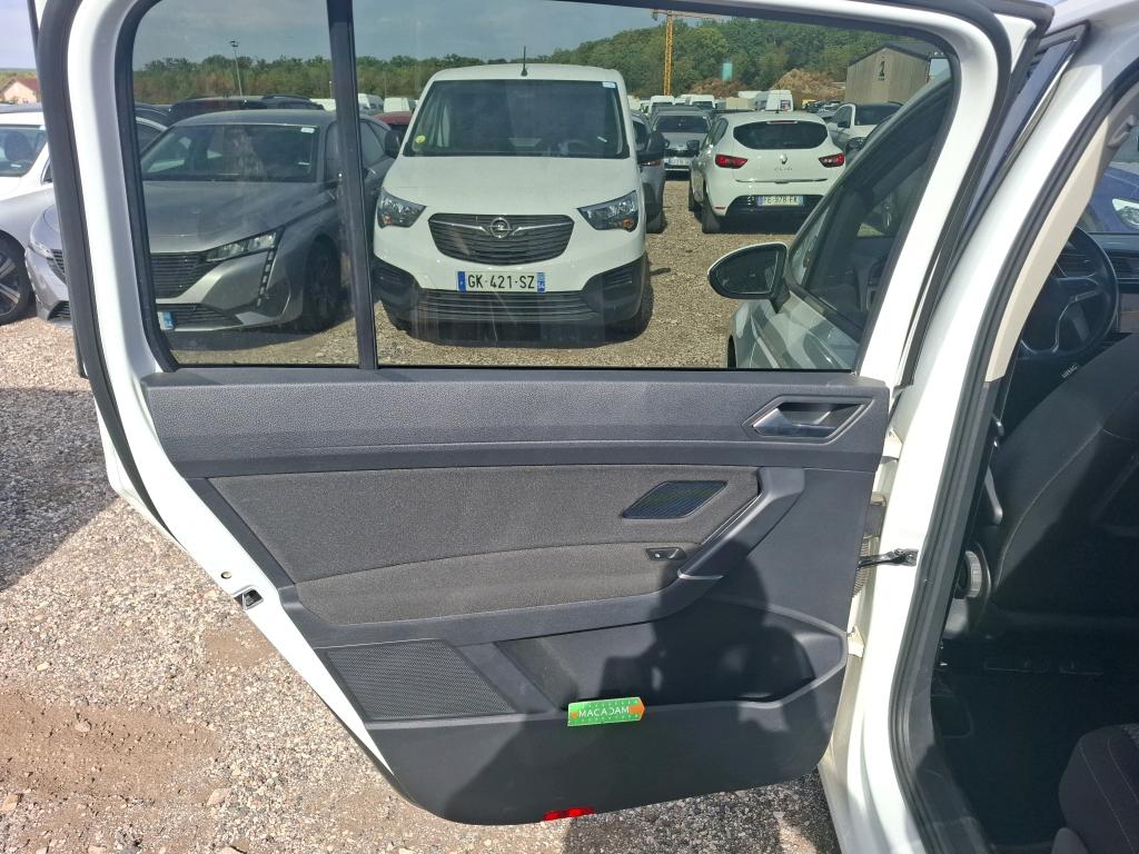 VOLKSWAGEN TOURAN BUSINESS 2.0 TDI 150 DSG7 5pl Life 2022