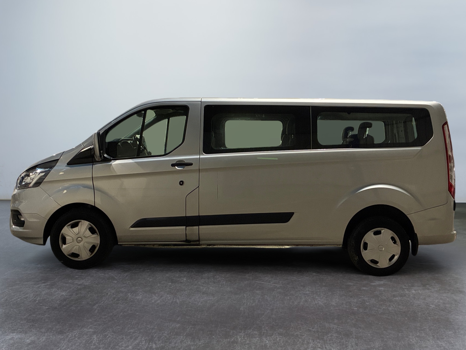 FORD Transit Custom 320 L2H1 2.0 EcoBlue 130 Trend Business 9pl 2021