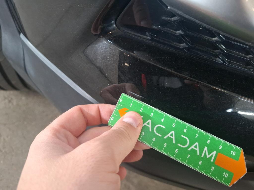 NISSAN  2019