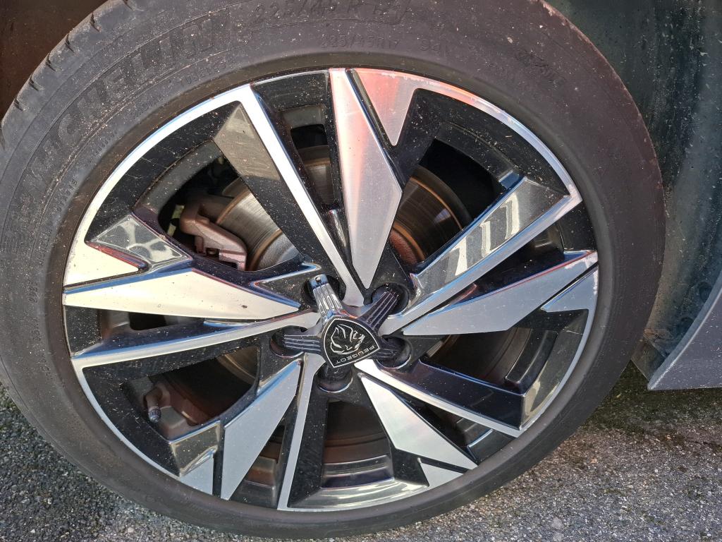 PEUGEOT 308 PHEV 180 e-EAT8 Active Pack 2023