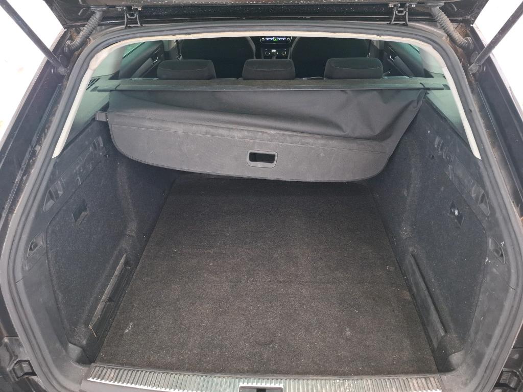 SKODA SUPERB COMBI 2.0 TDI 150 SCR DSG7 Business 2022