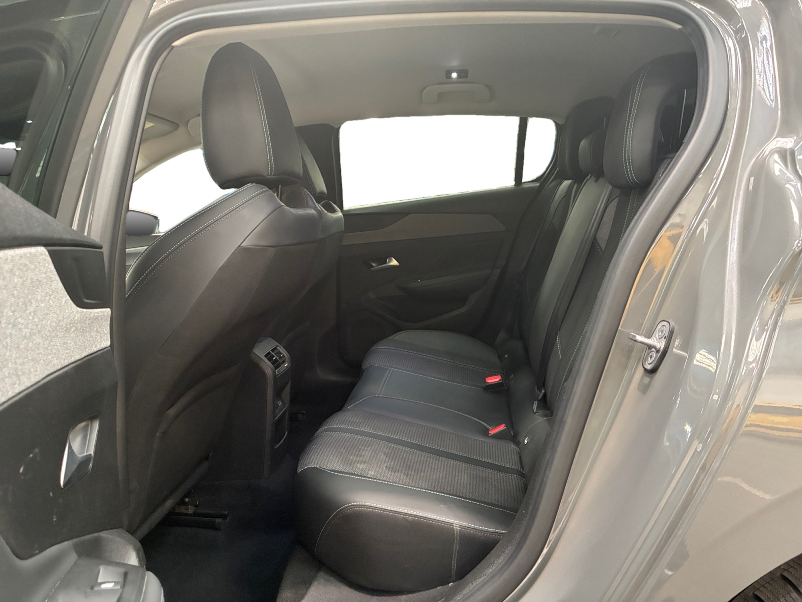 PEUGEOT 308 Hybrid 145 e-DCS6 Allure 2025