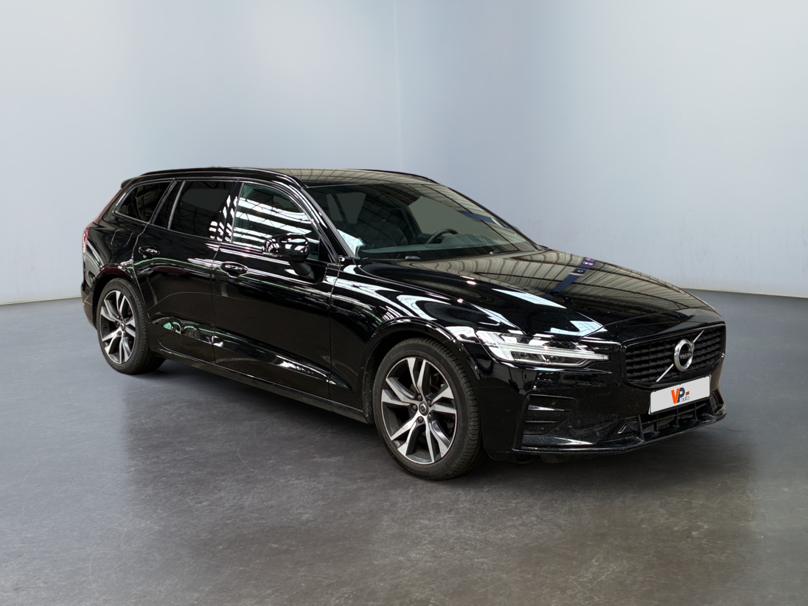 VOLVO V60 B3 163 ch Geartronic 8 R-Design 2021