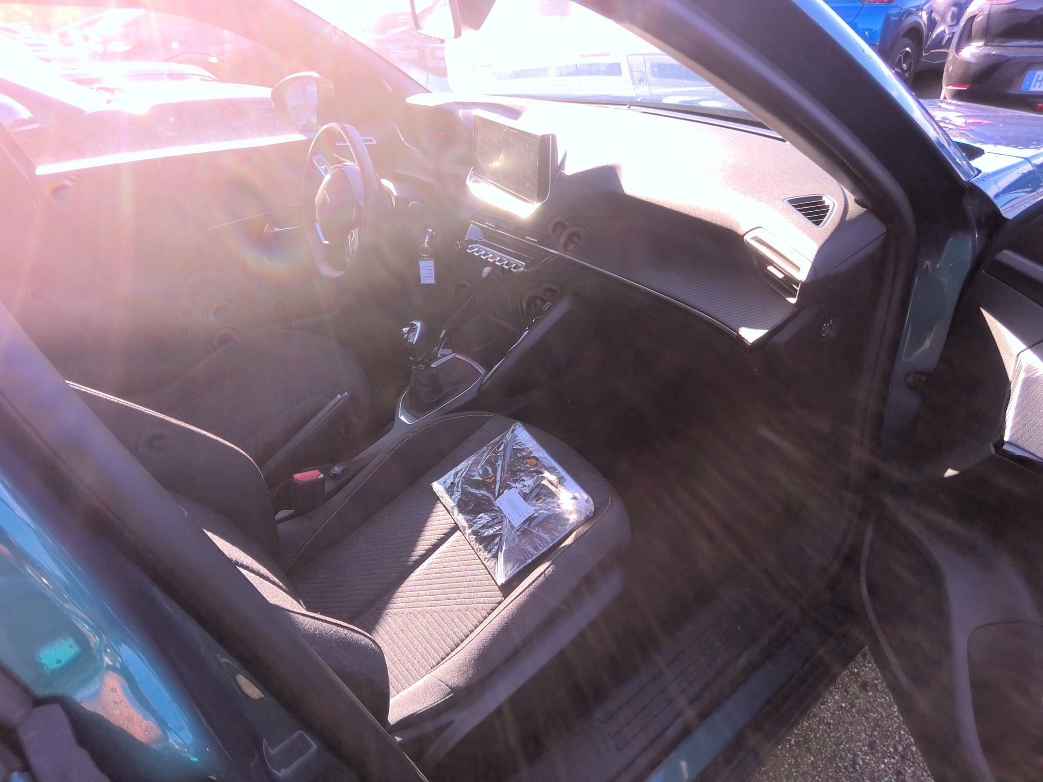 PEUGEOT 2008 100 S&S BVM6 style 2025