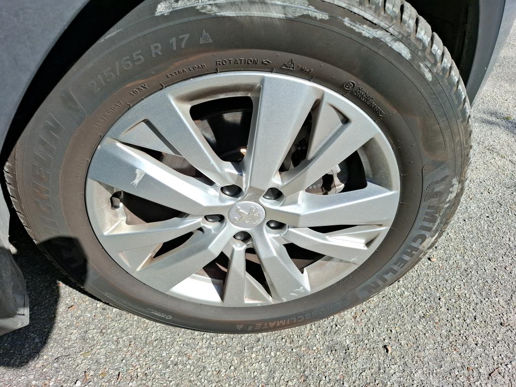 PEUGEOT 5008 Hybrid 136 e-DCS6 Active Pack 2024