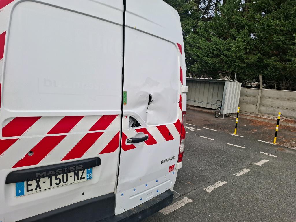 RENAULT MASTER FOURGON FGN L2H2 3.5t 2.3 dCi 130 E6 GRAND CONFORT 2018
