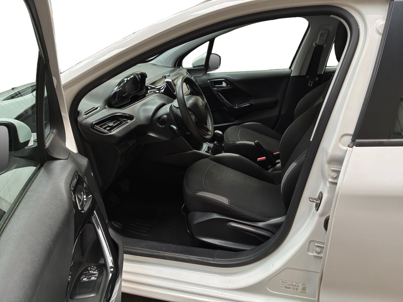 PEUGEOT 208 1.6 BlueHDi 75ch BVM5 Active 2015