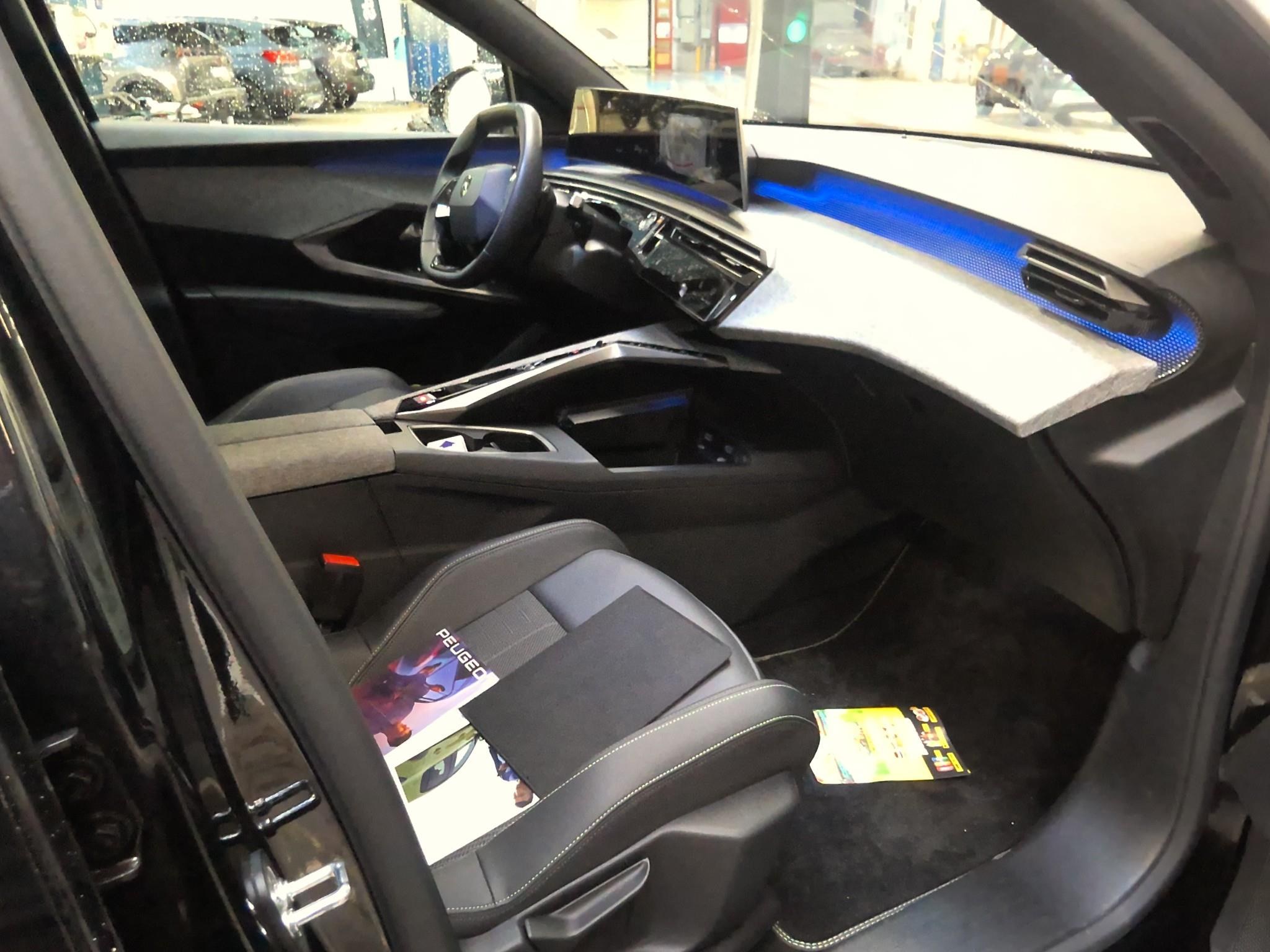 PEUGEOT 5008 Hybrid 145 ch e-DCS6 GT 7 PL 2025