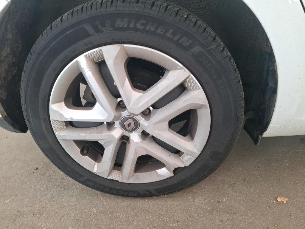 RENAULT MÉGANE MEGANE IV BERLINE Blue dCi 115 EDC Business 2019