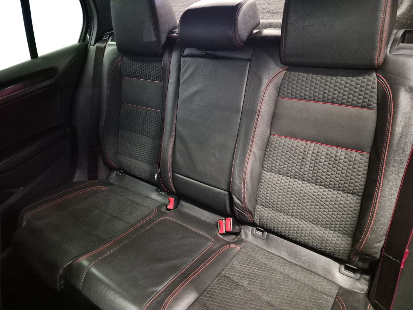 VOLKSWAGEN GOLF 2.0 TSI 235 GTI Edition 35 DSG6 2011