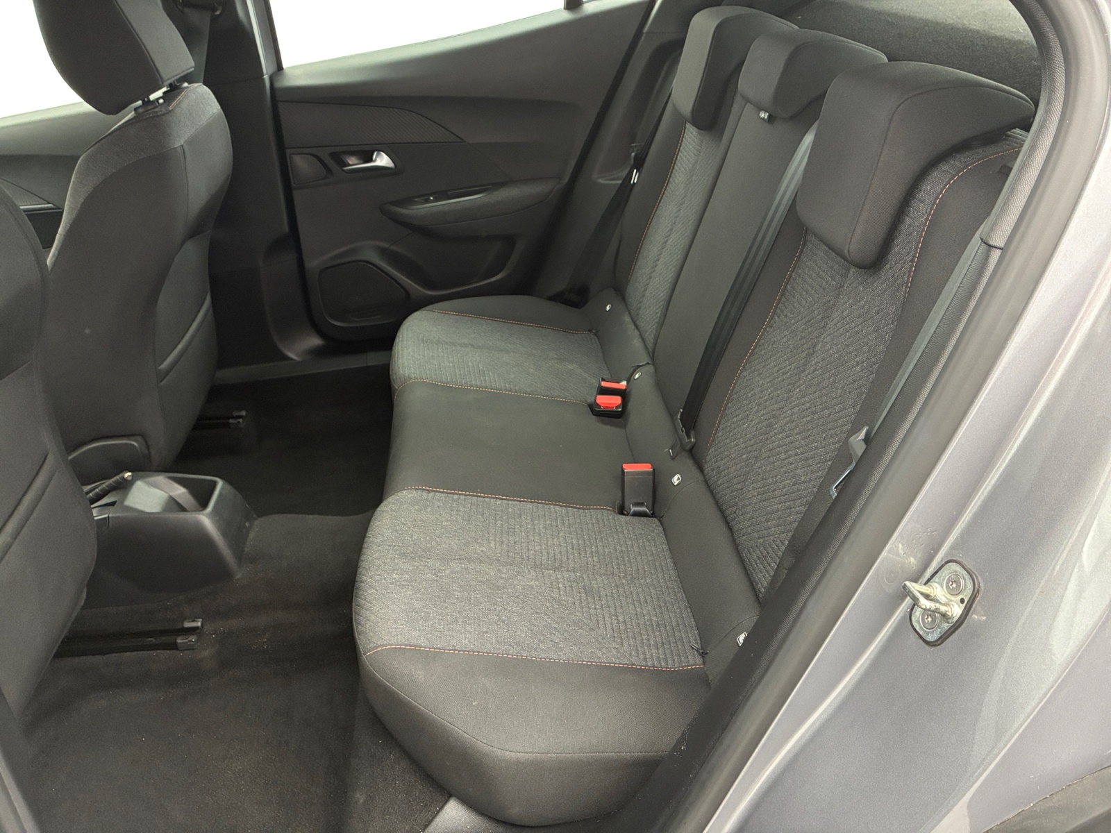 PEUGEOT 2008 Hybrid 136 e-DCS6 Style 2025