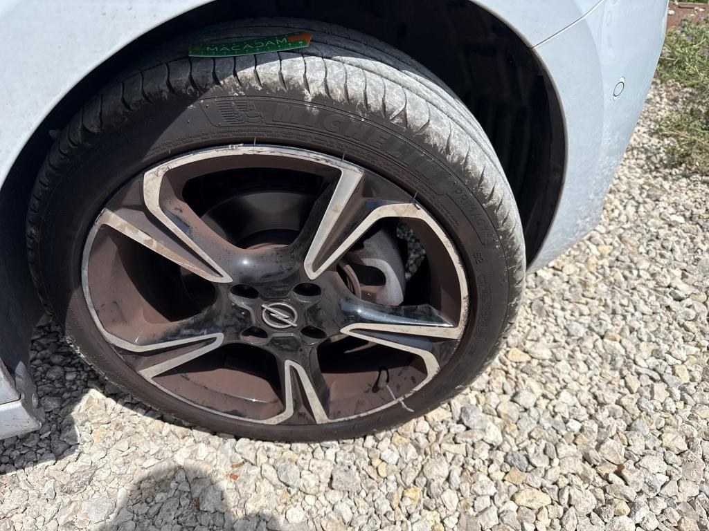 OPEL Corsa 1.2 Turbo 100 ch BVM6 GS 2025