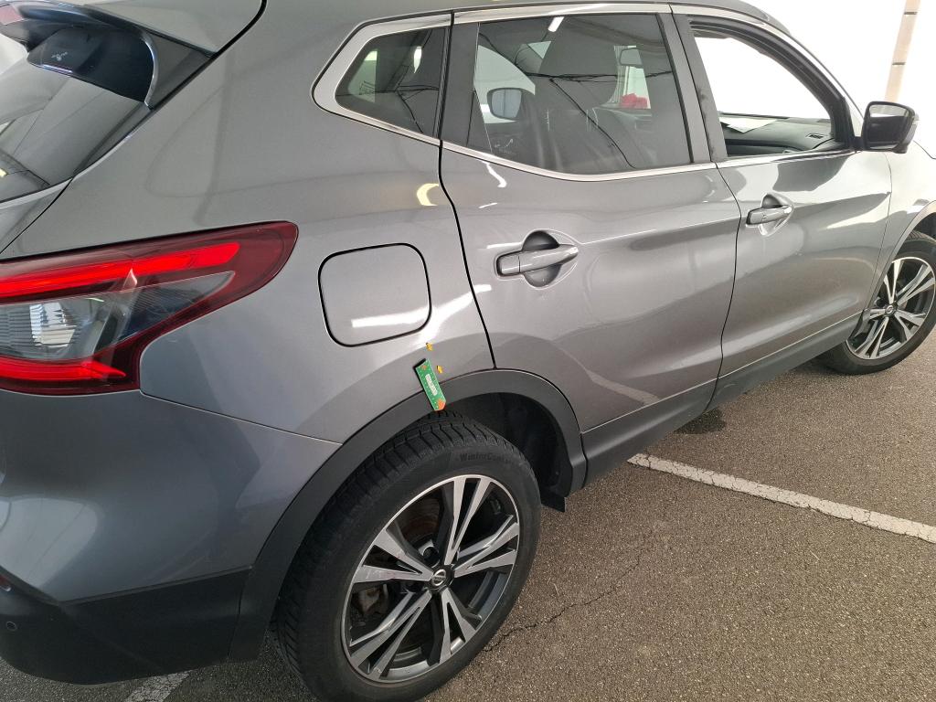 NISSAN  2018