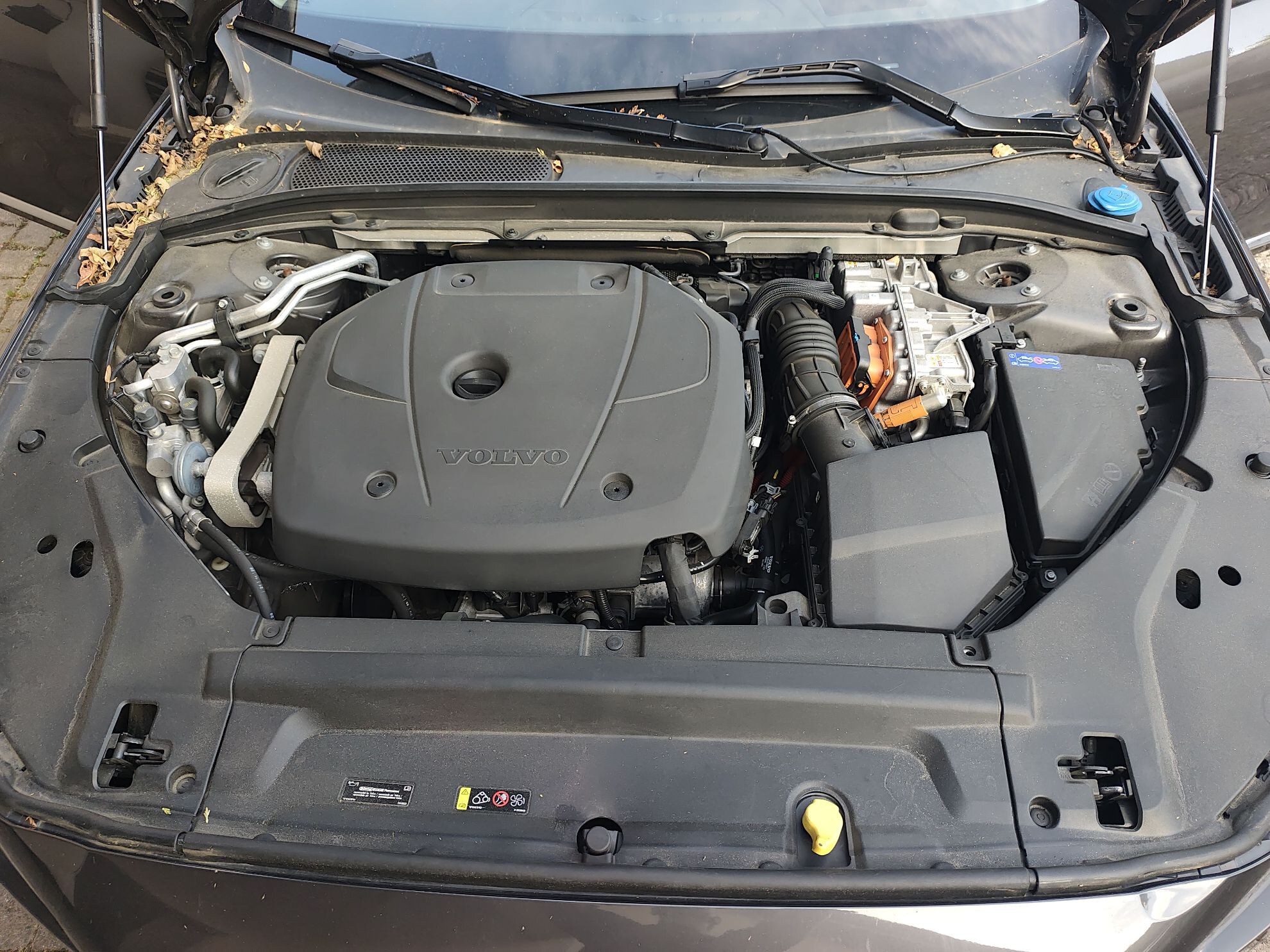 VOLVO V90 T8 AWD Recharge 303 + 87 ch Geartronic 8 Inscription 2021