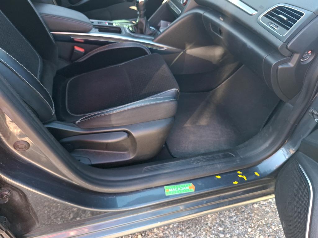 RENAULT MÉGANE MEGANE IV BERLINE Blue dCi 115 Intens 2019