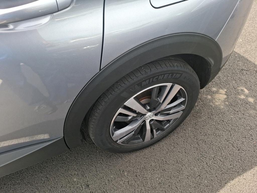 PEUGEOT 3008 Hybrid 180 e-EAT8 Active Pack 2023