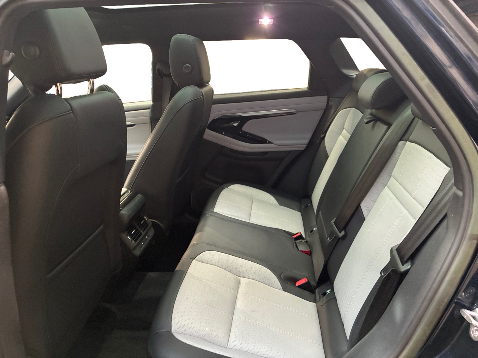 LAND ROVER Evoque Mark III P300e PHEV AWD BVA8 R-Dynamic HSE 2022