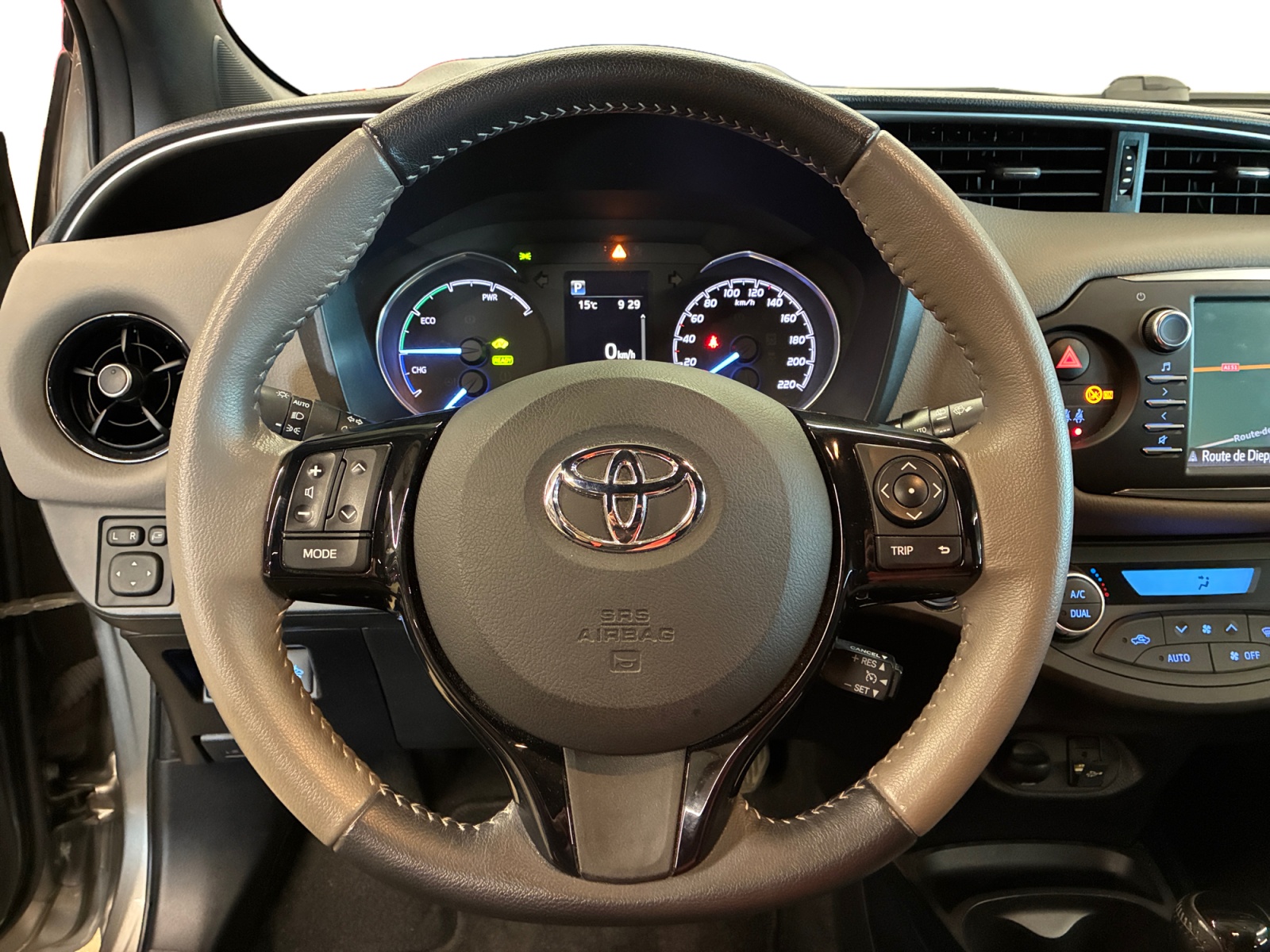 TOYOTA Yaris Hybride 100h Collection Collection 2018